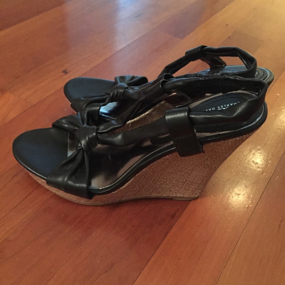 Charles David black wedges